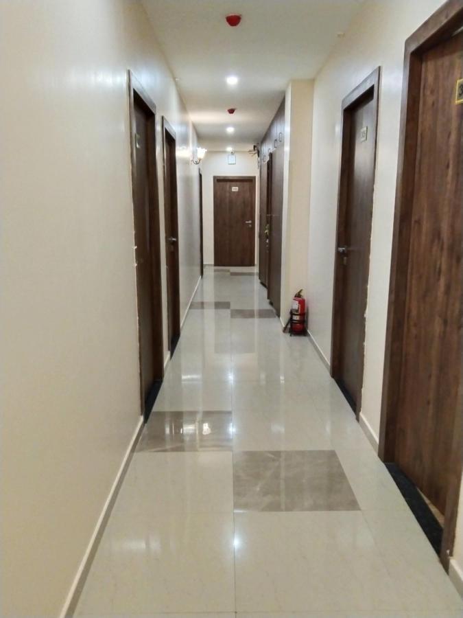 Hotel Ocean Suites Mumbai Exteriör bild